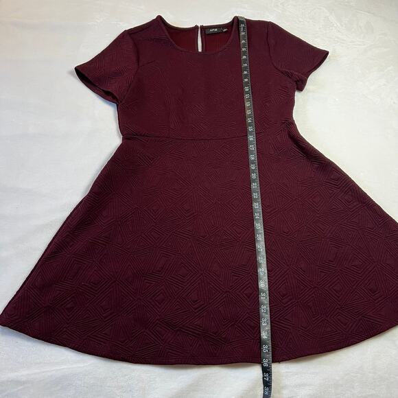Apt. 9 Geometric Ponte Knit Fit & Flare Dress Size L Stretch Knee Length Holiday - Picture 12 of 12